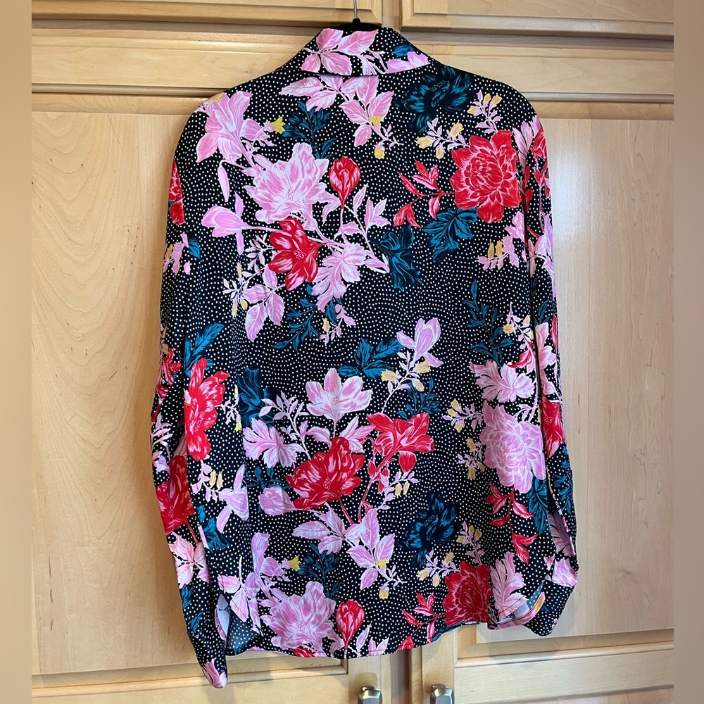 Tell Your Friends Button-Up Top in Alicia Print - Picture 7 of 8
